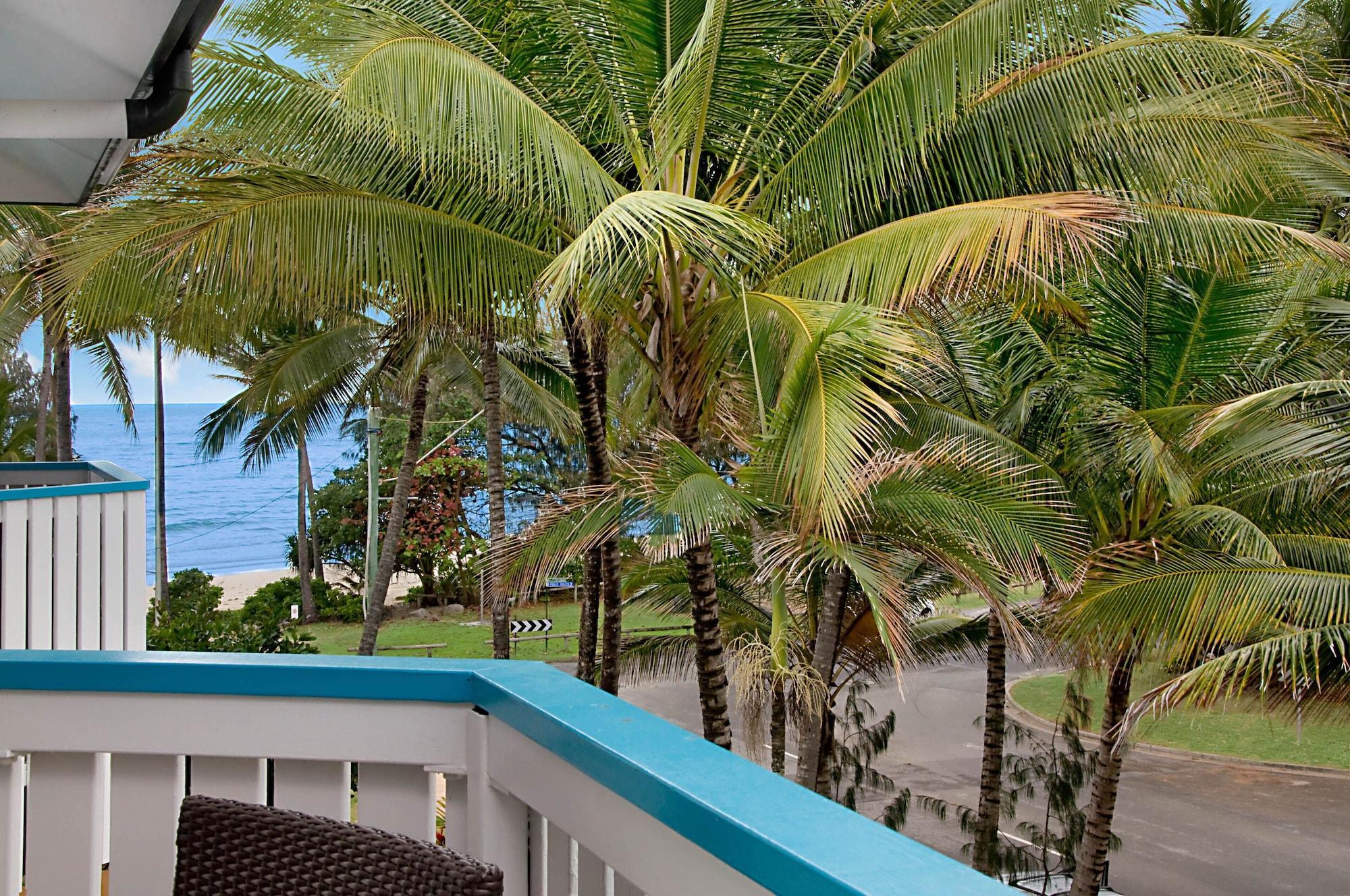 By The Sea Port Douglas Eksteriør bilde